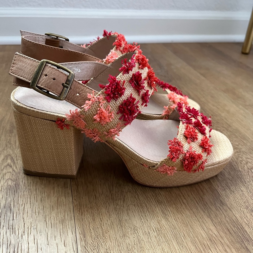Anthropologie Silent D Platforms sz. 36